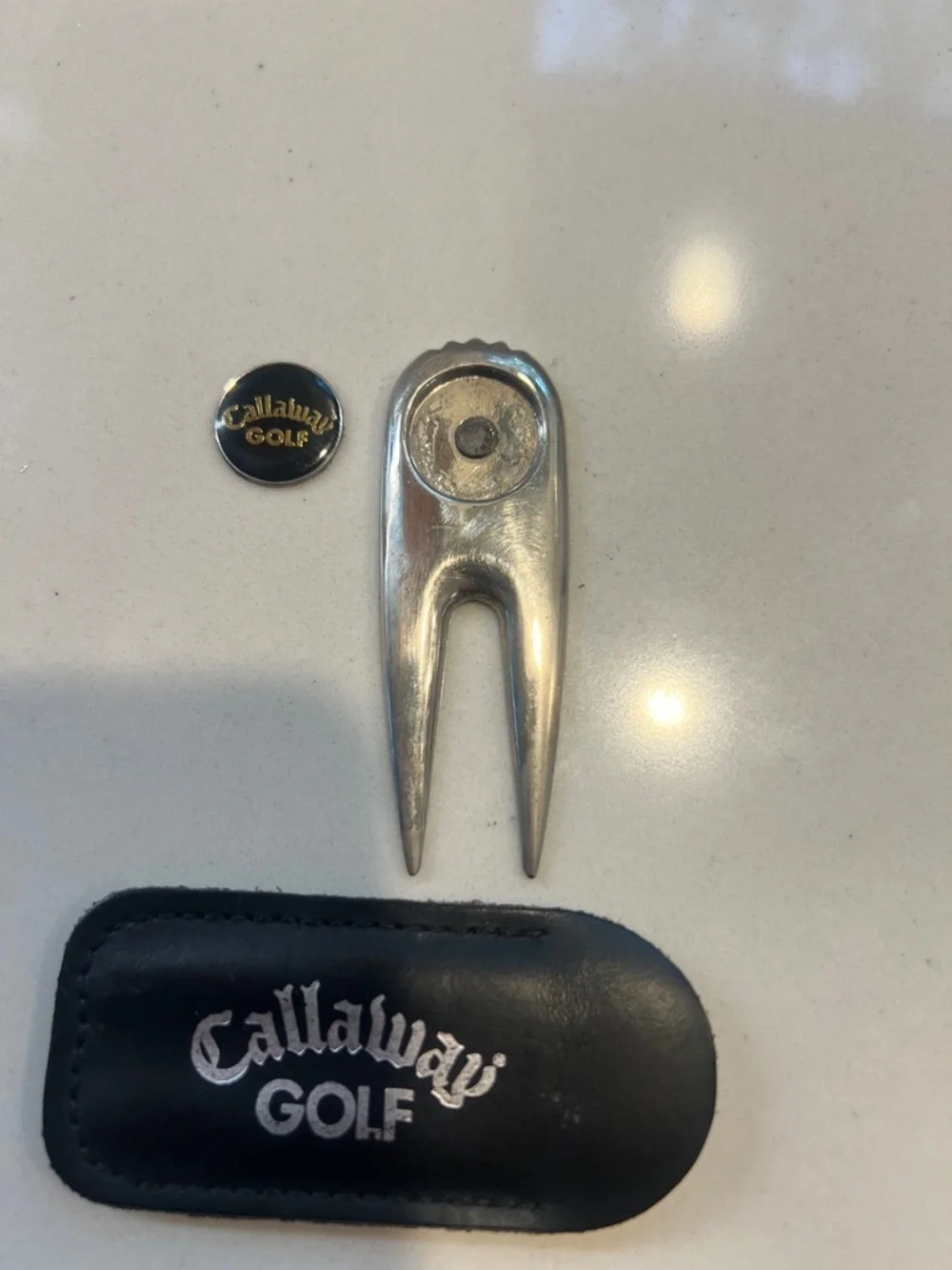Callaway Silver Divot Tool with Black Logo Pouch